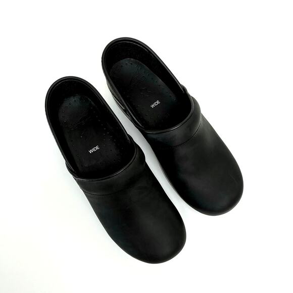 Dansko Black Oiled Leather Professional Clogs - EU38 Wide; Women's 7.5W-8W - Picture 1 of 14